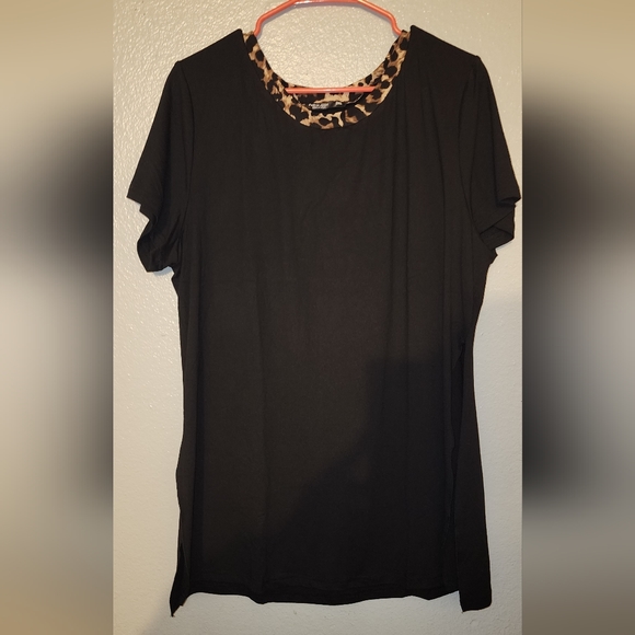 Plus size top - Picture 1 of 3